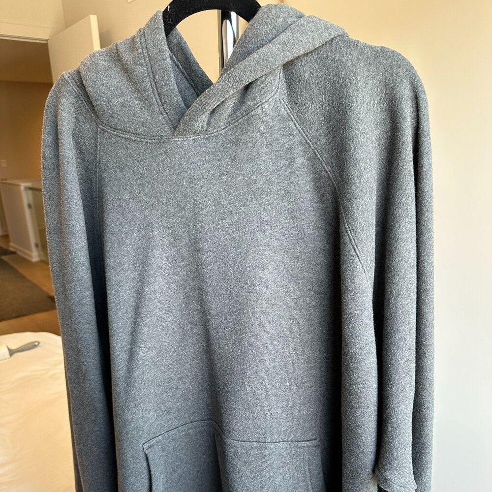 Aritzia Sweatfleece Mega Raglan Hoodie, Heather Charcoal, Size 2XL